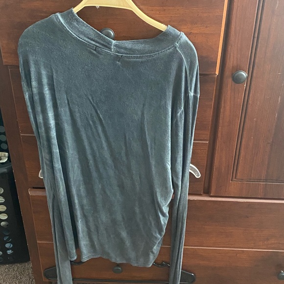 Gray long sleeve - Picture 2 of 3